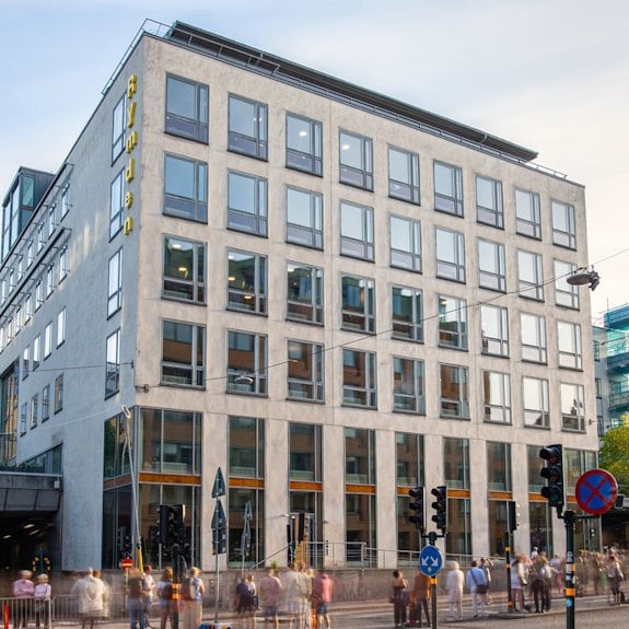 a large building with many windows